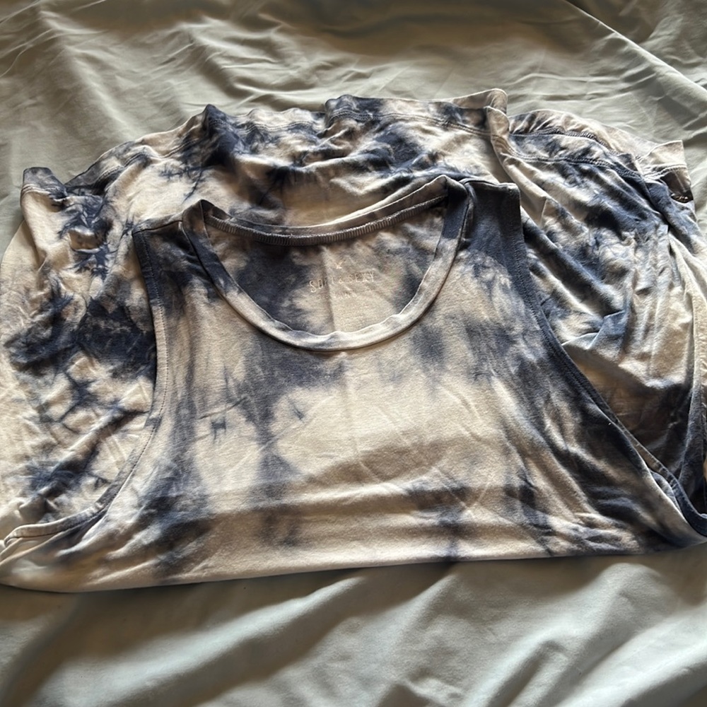 Women’s long tank top